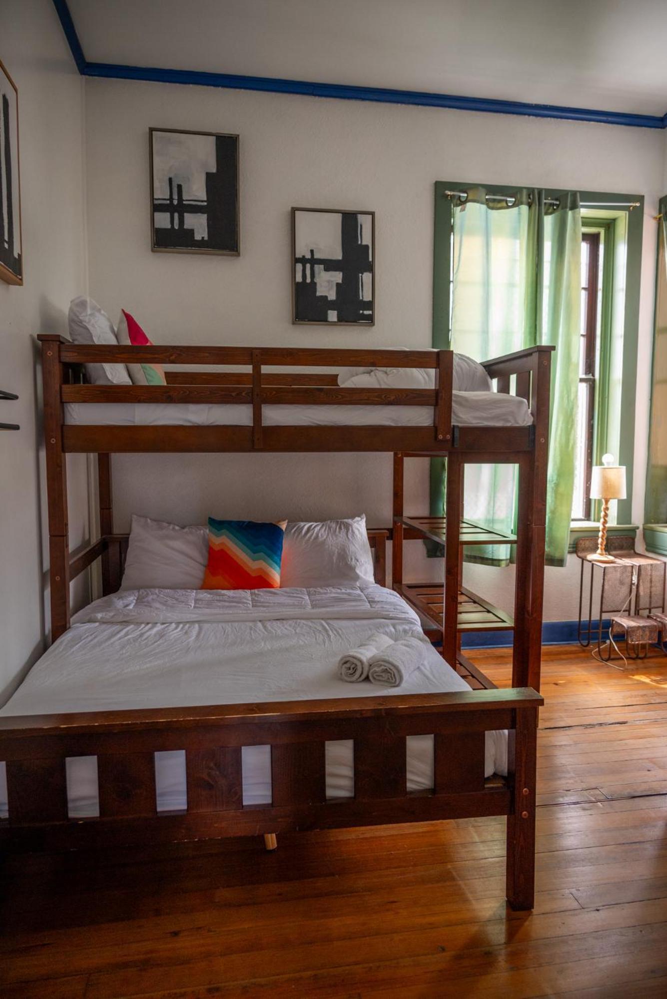 Michie Hostel Providence Eksteriør billede