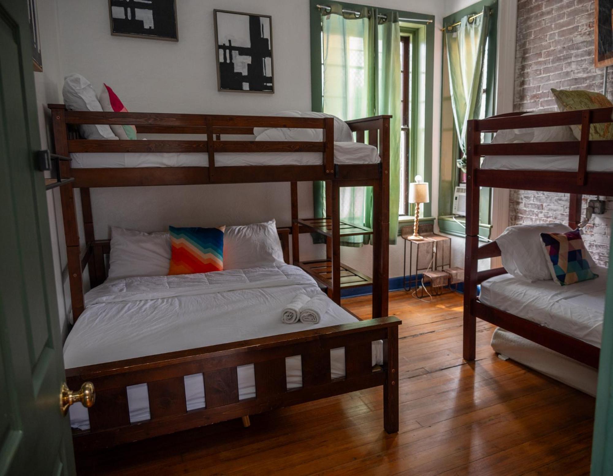 Michie Hostel Providence Eksteriør billede